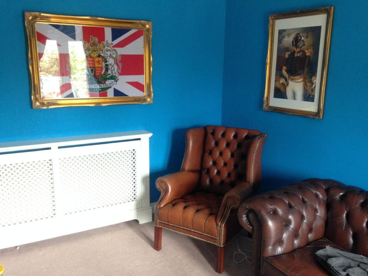 Private Room In Family Home Bournemouth Esterno foto